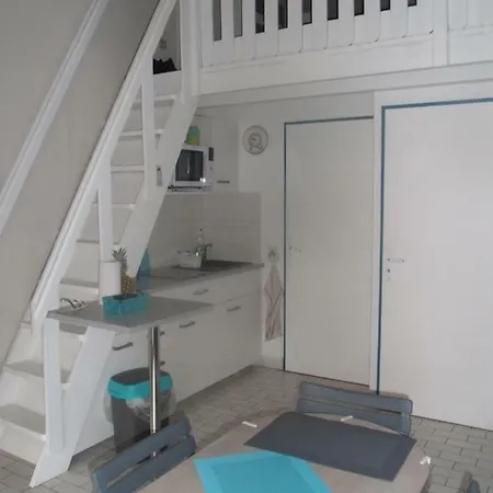 Agreable Dans La Marina Avec Piscine
