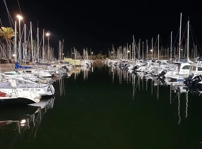 Agreable Dans La Marina Avec Piscine Tatil Evi *