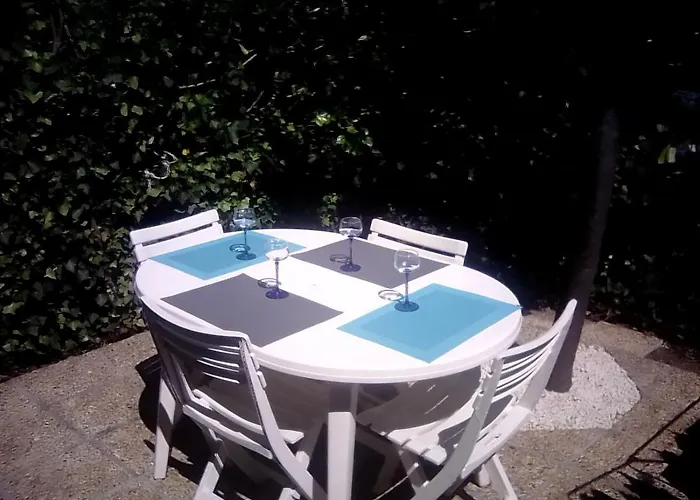 Tatil Evi Agreable Dans La Marina Avec Piscine