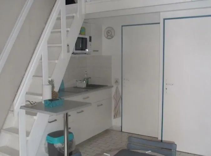 Agreable Dans La Marina Avec Piscine